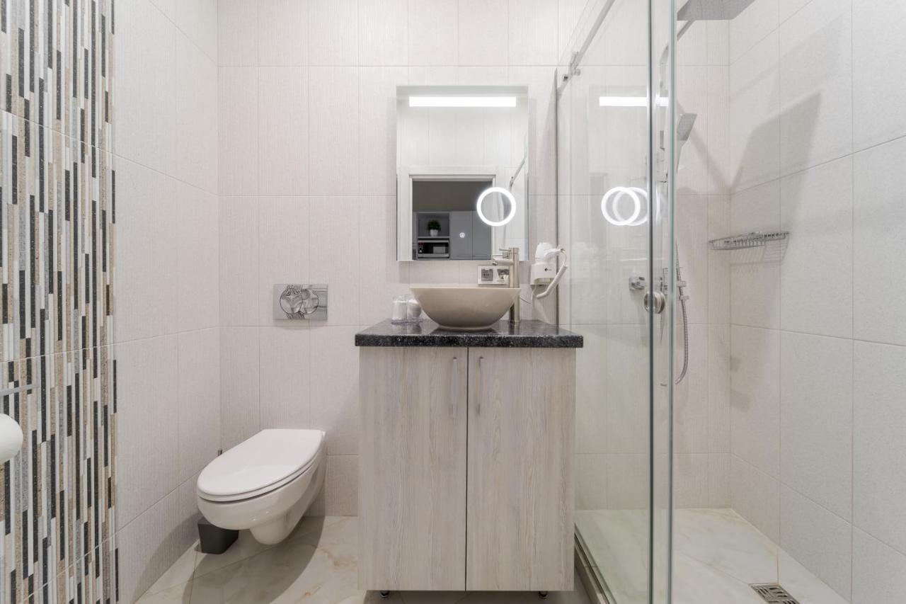 リヴィウLuxury Flat In Downtown 2アパートメント エクステリア 写真