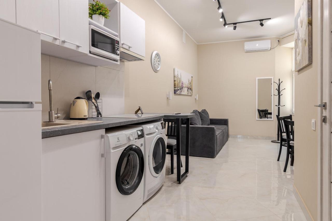 リヴィウLuxury Flat In Downtown 2アパートメント エクステリア 写真