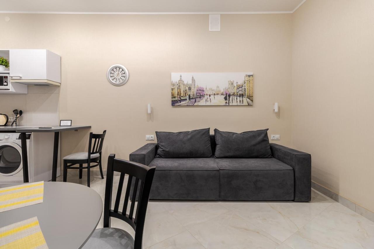 リヴィウLuxury Flat In Downtown 2アパートメント エクステリア 写真